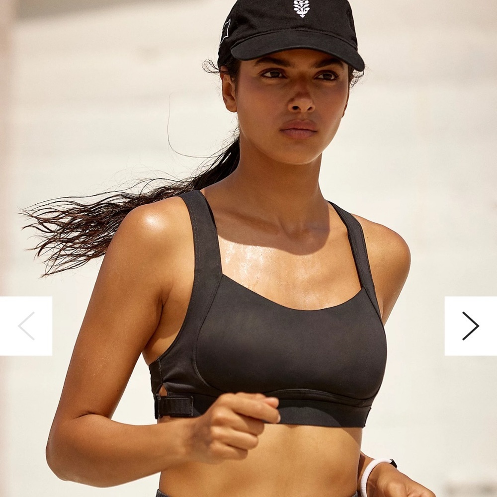 FREE PEOPLE | ✨NEW✨ Make a Move Bra in Black